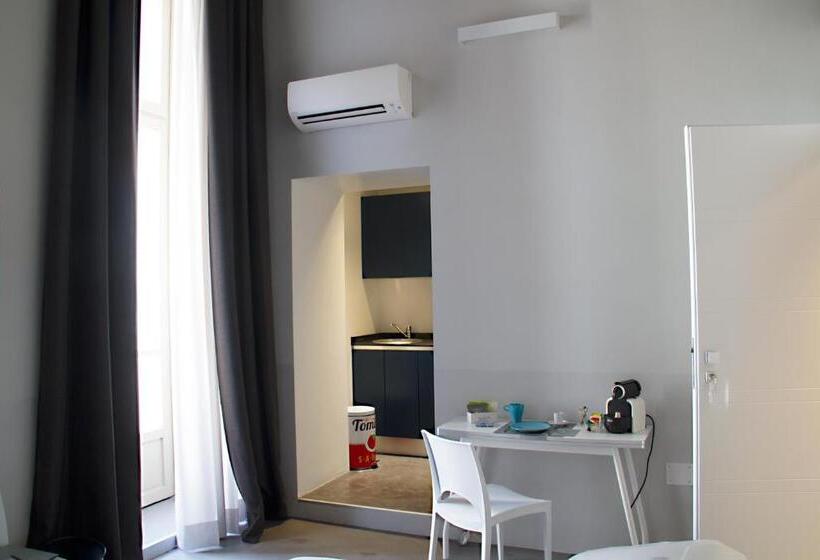 جناح ديلوكس, Piazza Castello Suite