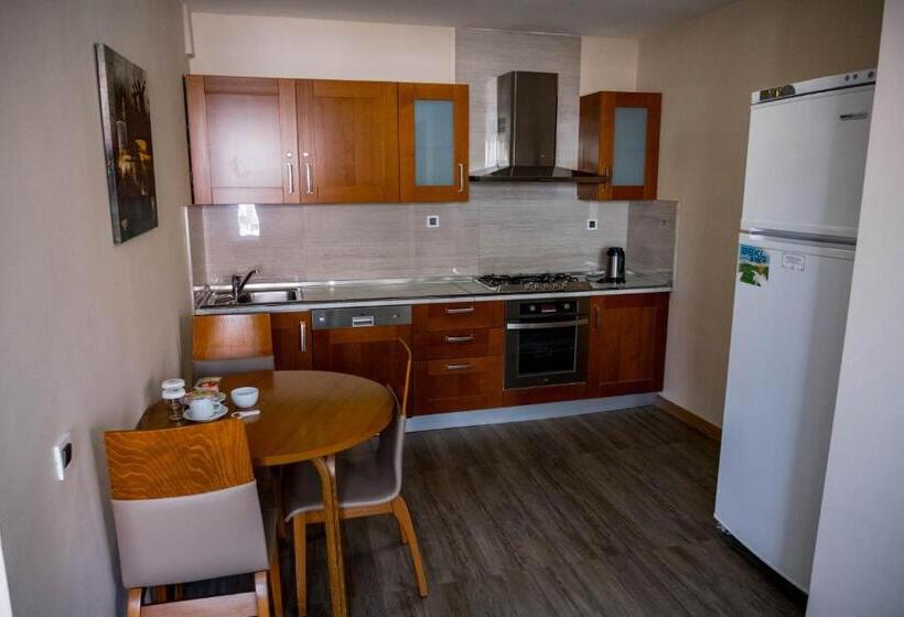 패밀리 룸, Selçuk