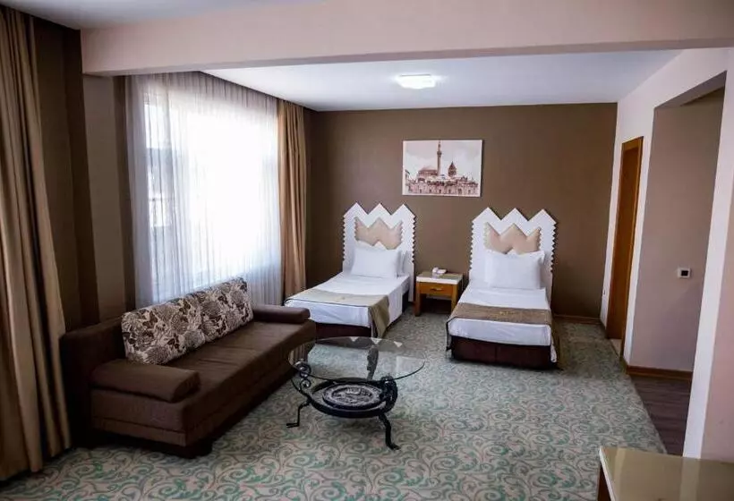 Camera Familiare, Selçuk