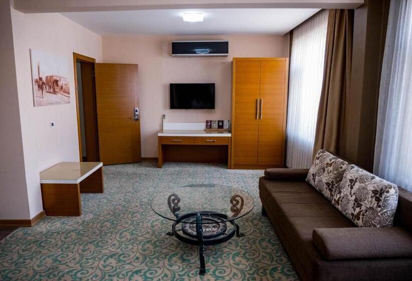 패밀리 룸, Selçuk