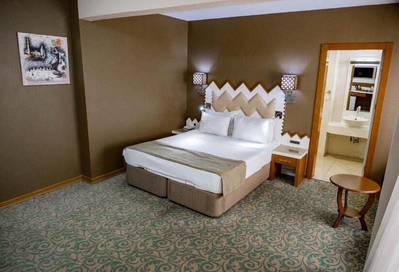 패밀리 룸, Selçuk