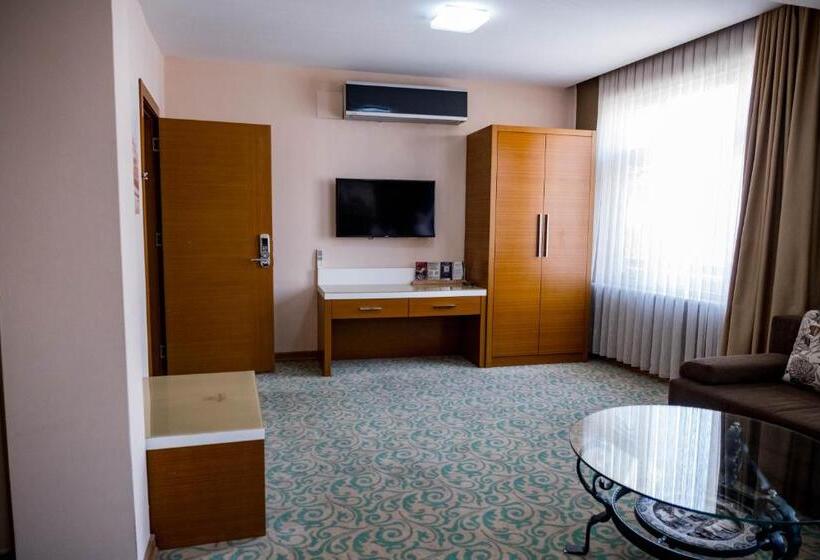 패밀리 룸, Selçuk