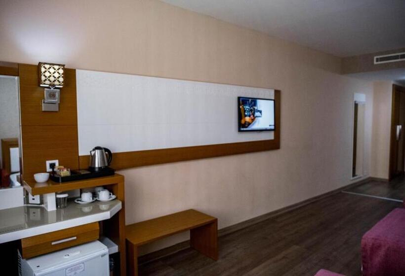 스탠다드 트리플 룸, Selçuk