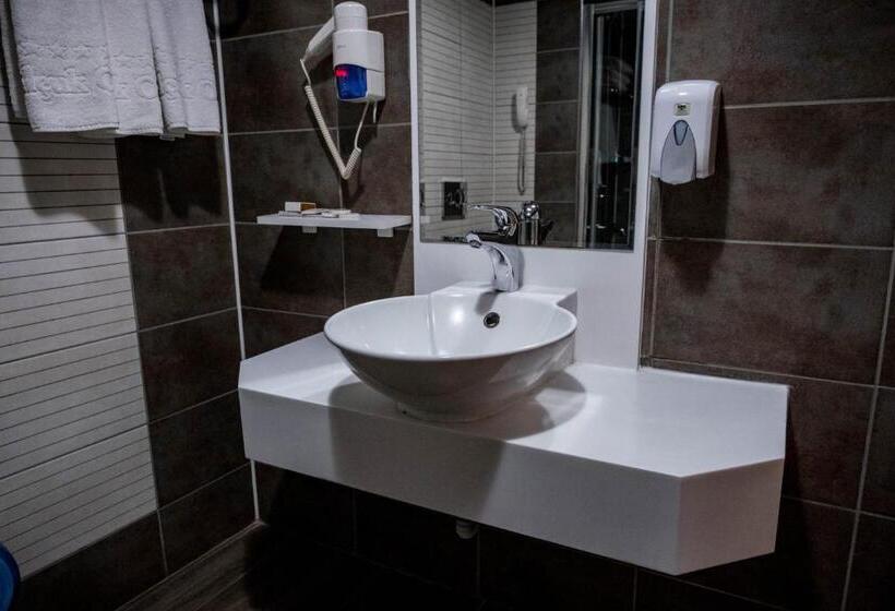 스탠다드 트리플 룸, Selçuk