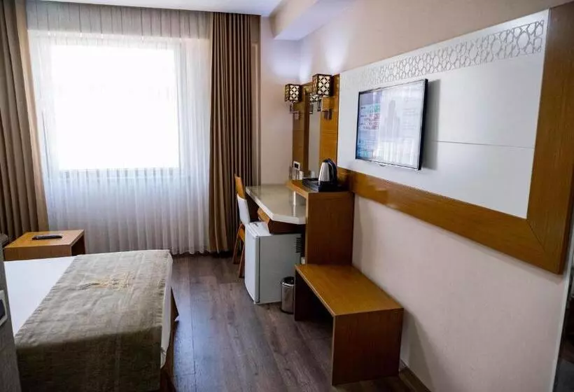 Camera Standard, Selçuk