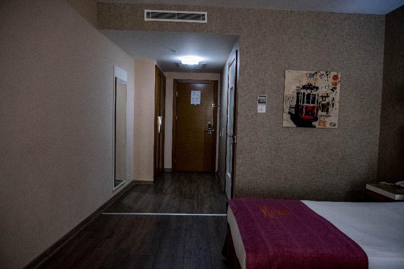 اتاق استاندارد سه نفره, Selçuk