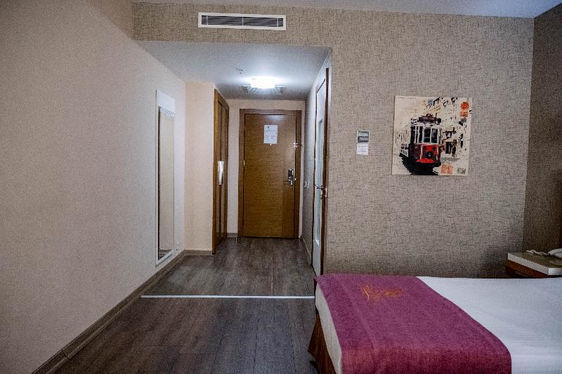 اتاق استاندارد سه نفره, Selçuk
