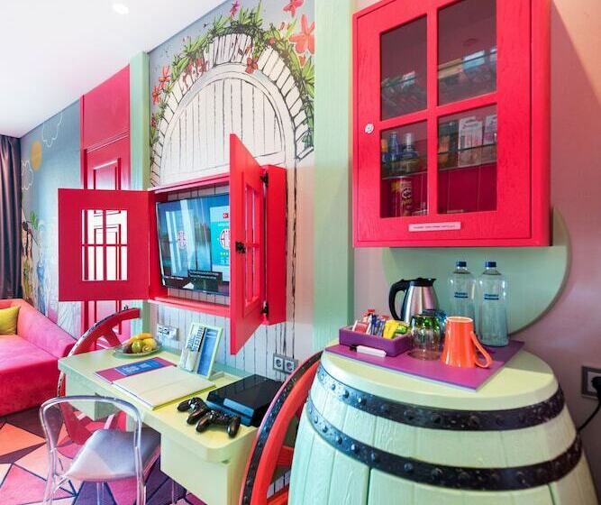 اتاق استاندارد تودرتو, The Land of Legends Kingdom Hotel