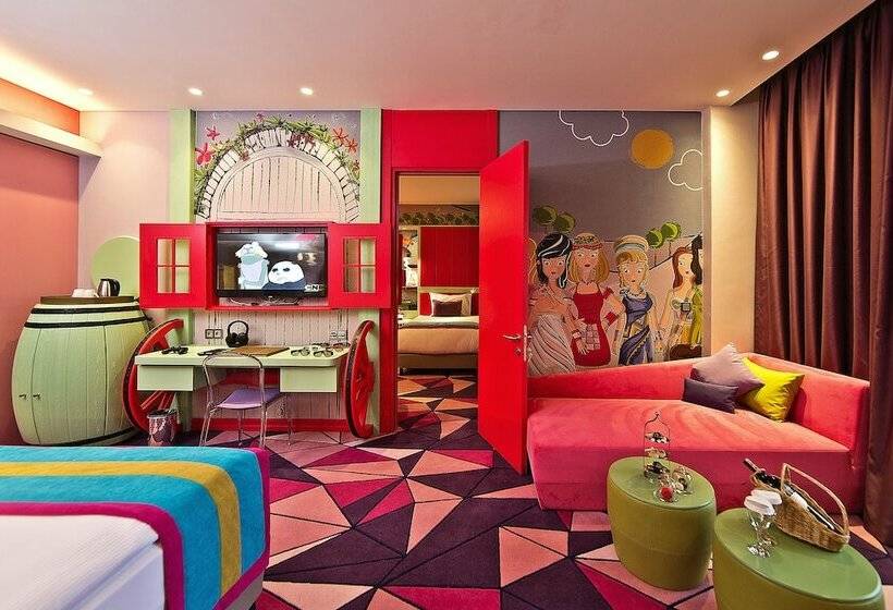 غرفة قياسية متصلة, The Land of Legends Kingdom Hotel