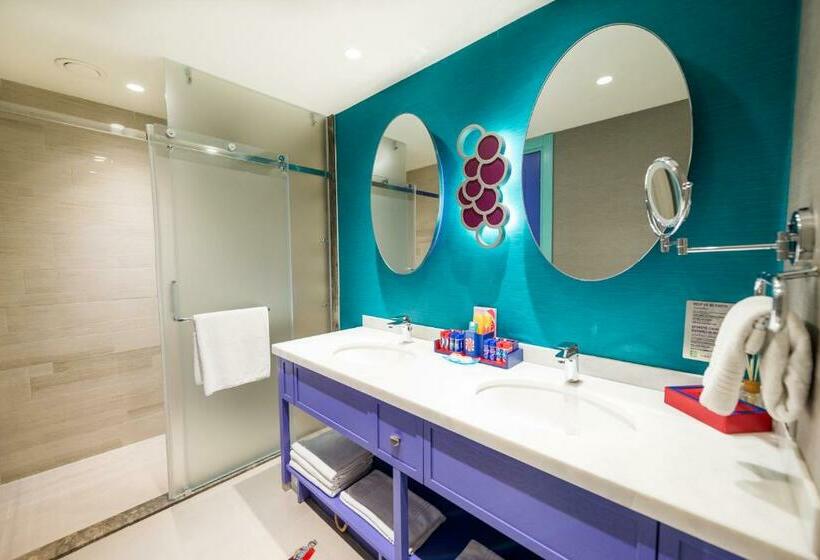 جناح مزود بتراس, The Land of Legends Kingdom Hotel