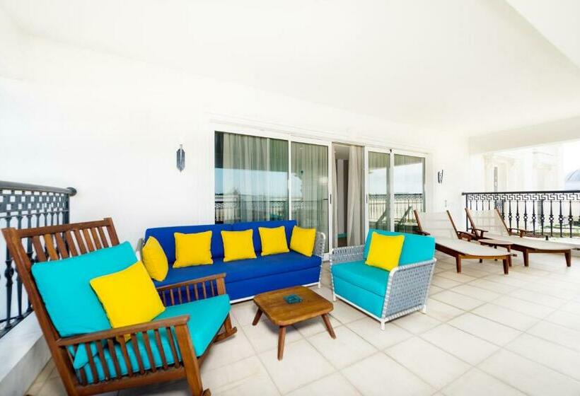 جناح, The Land of Legends Kingdom Hotel