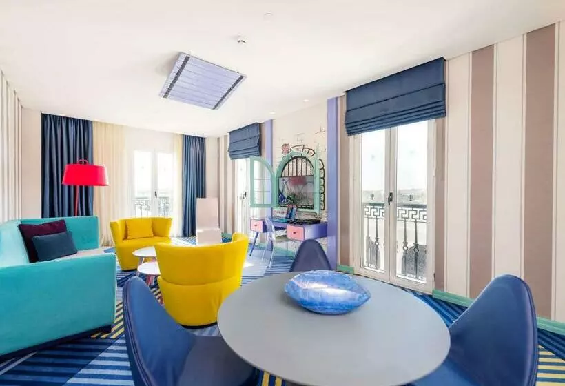 ジュニアスイート, The Land of Legends Kingdom Hotel