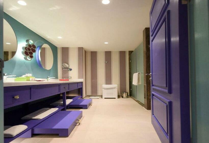 Полулюкс, The Land of Legends Kingdom Hotel  All in Concept