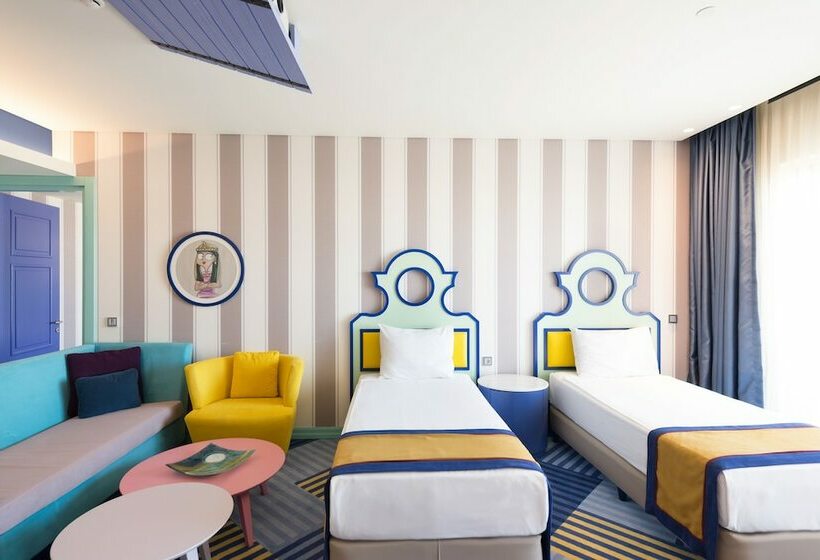 جناح جونيور, The Land of Legends Kingdom Hotel