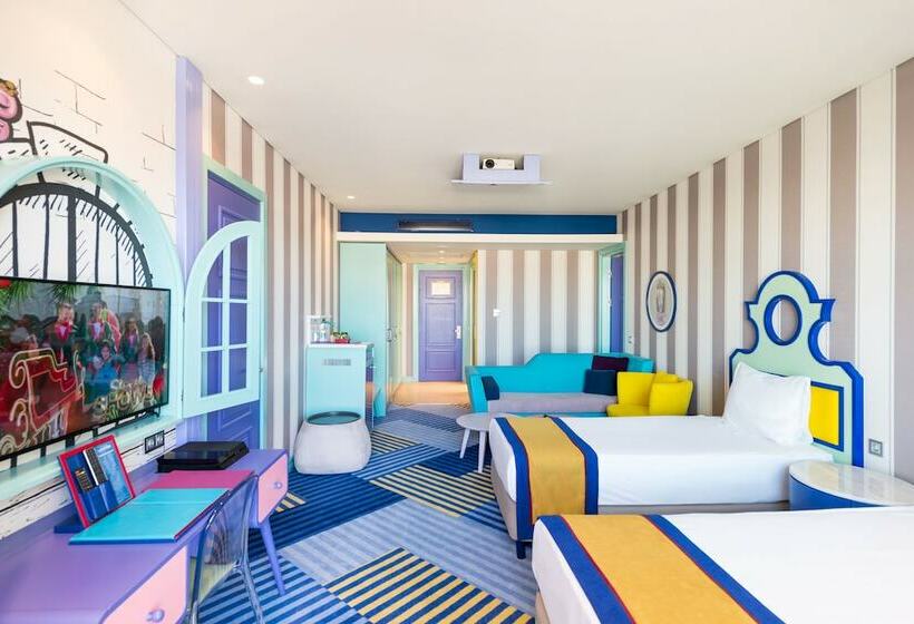 جناح جونيور, The Land of Legends Kingdom Hotel