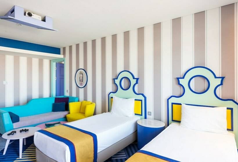 جناح جونيور, The Land of Legends Kingdom Hotel