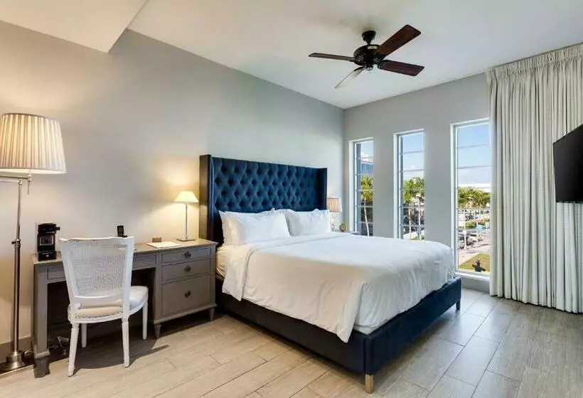 اتاق کلاسیک با تخت دونفره, The Plymouth South Beach
