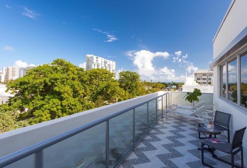 סוויטה עם מרפסת, The Plymouth South Beach