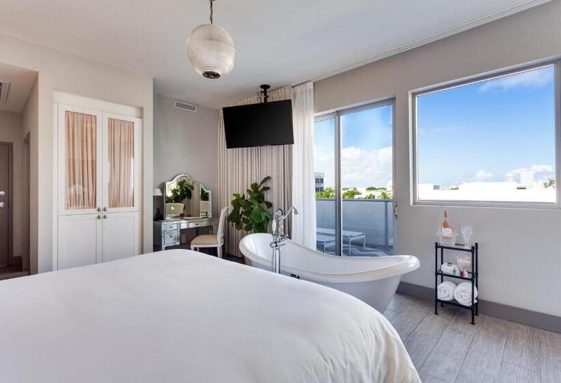 סוויטה עם מרפסת, The Plymouth South Beach