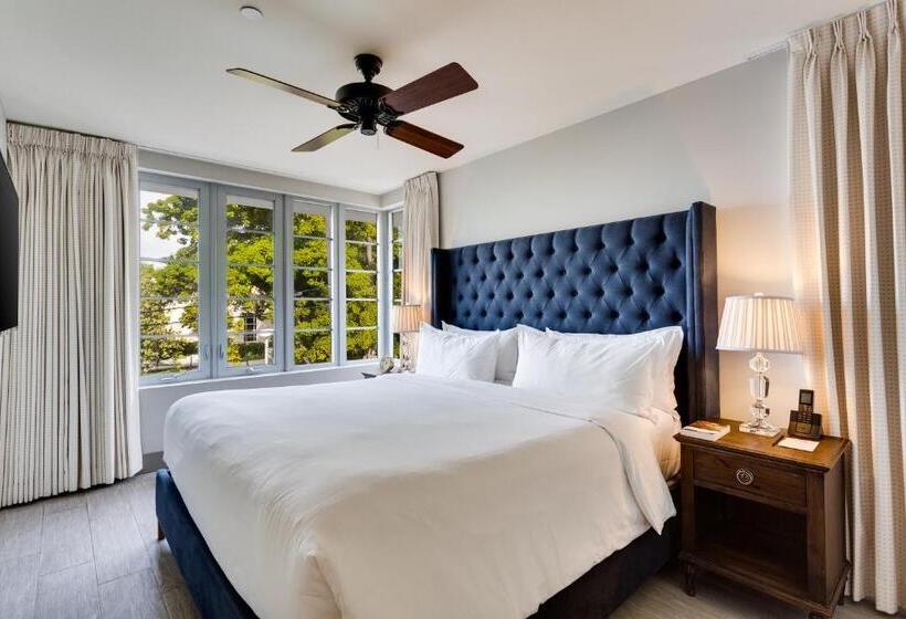 סוויטה, The Plymouth South Beach