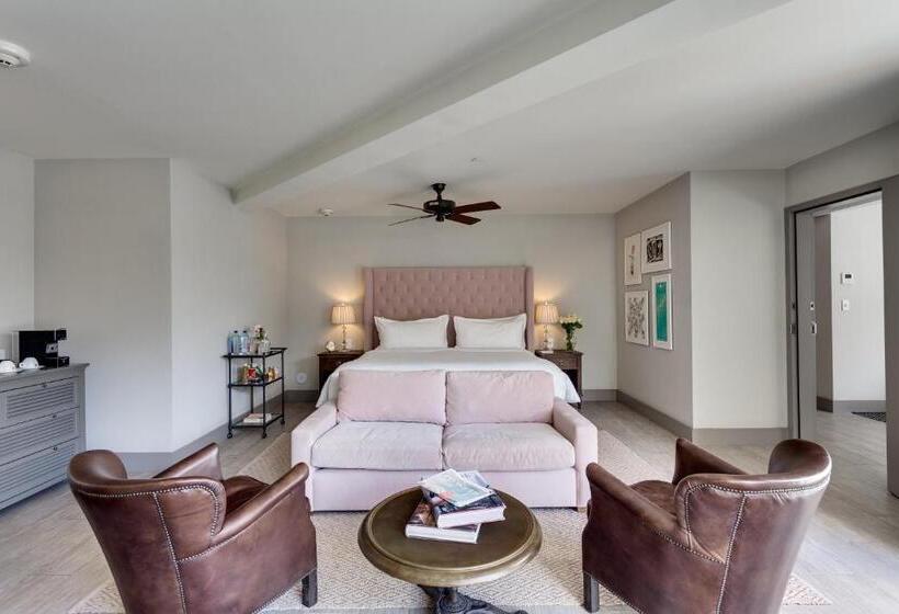 2 Bedroom Suite Pool View, The Plymouth South Beach