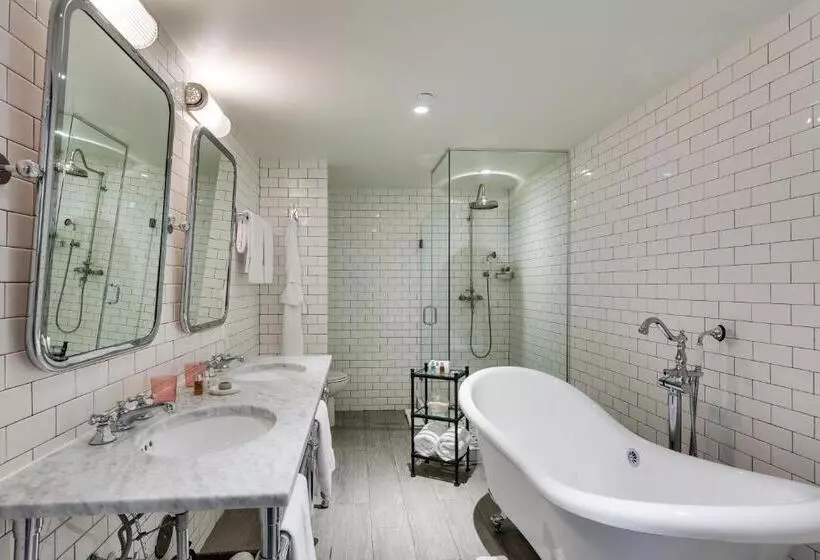 2 Bedroom Suite Pool View, The Plymouth South Beach