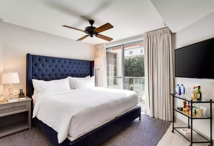 2 Bedroom Suite Pool View, The Plymouth South Beach