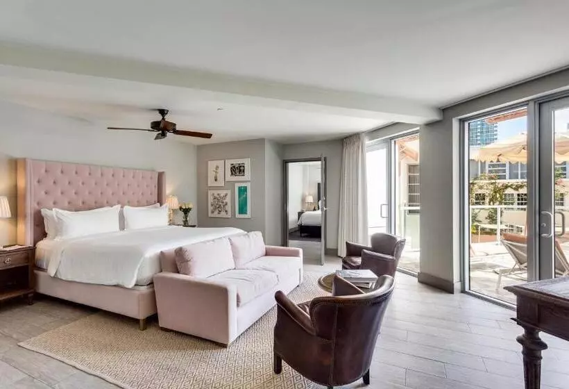 2 Bedroom Suite Pool View, The Plymouth South Beach