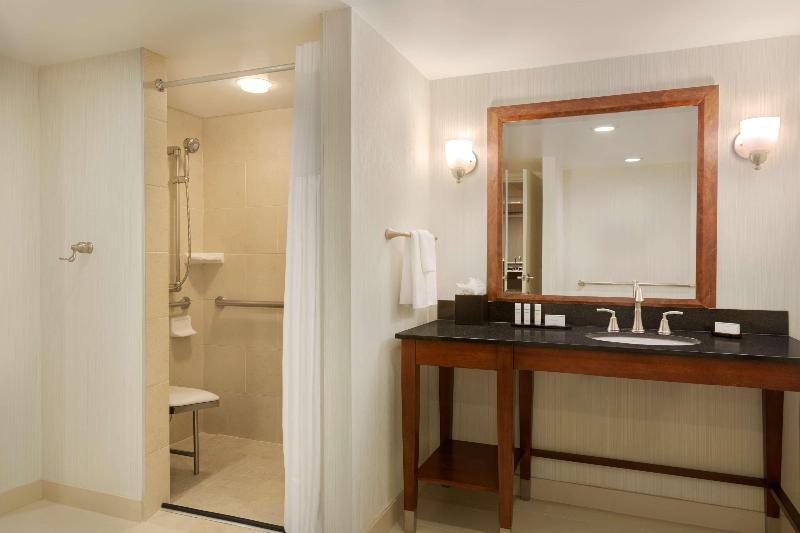 חדר סטנדרט מותאם לאדם עם מוגבלויות, The Plymouth South Beach