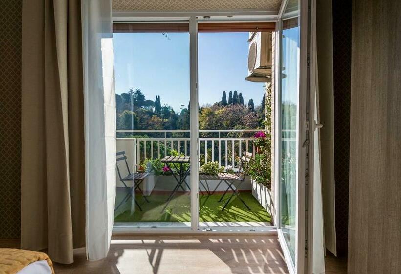 اتاق لوکس با بالکن, Happy Holiday In Rome B&b