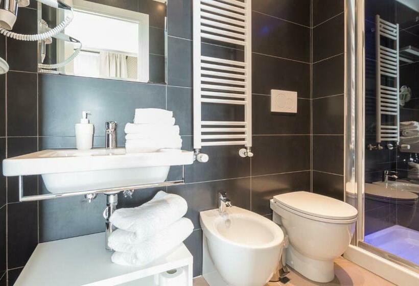 اتاق لوکس با بالکن, Happy Holiday In Rome B&b