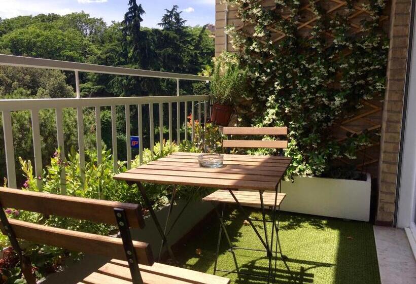 اتاق لوکس با بالکن, Happy Holiday In Rome B&b