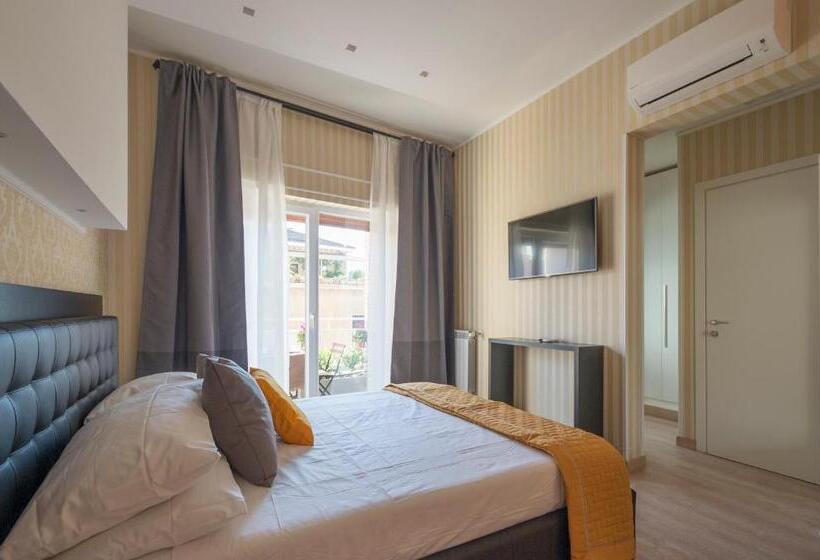 اتاق خانوادگی, Happy Holiday In Rome B&b