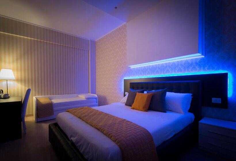 اتاق خانوادگی, Happy Holiday In Rome B&b