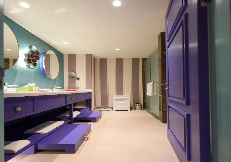 جناح, The Land of Legends Kingdom Hotel