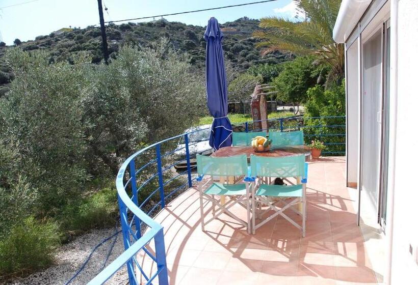 Huoneisto 3 Makuuhuonetta, Villa Italiana