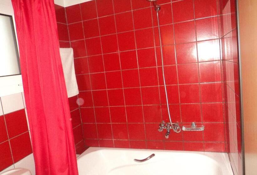 Huoneisto 3 Makuuhuonetta, Villa Italiana