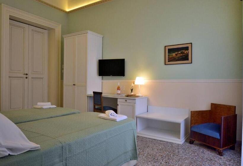 غرفة قياسية مزوَّدة بشُرفة, Bellini Inn Deluxe