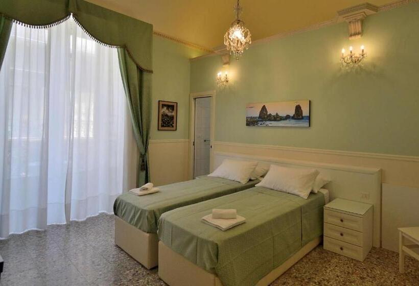 غرفة قياسية مزوَّدة بشُرفة, Bellini Inn Deluxe