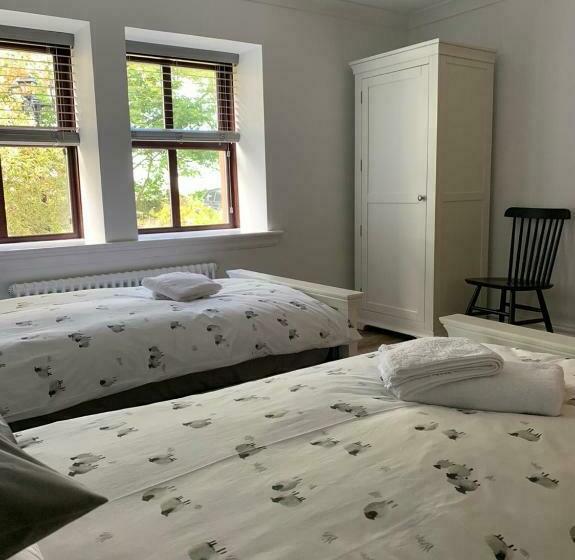 Номер Стандарт Вид на Сад, Crawfield Grange