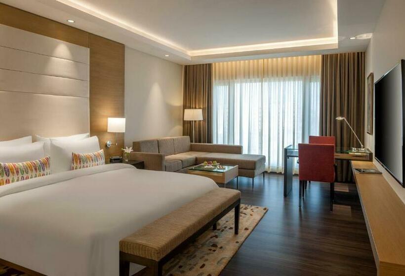 سوییت جونیور, Feathers  A Radha Hotel, Chennai