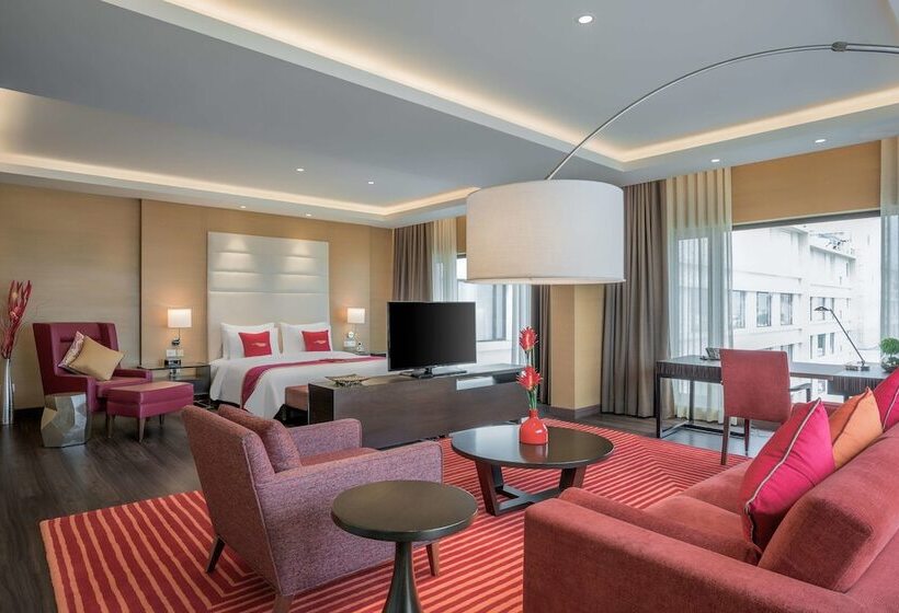 سوئیت پرزیدنت, Feathers  A Radha Hotel, Chennai