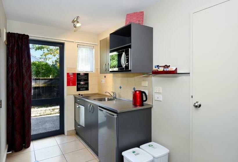 اتاق استاندارد با تخت بزرگ برای معلولان, Gladstone Motel