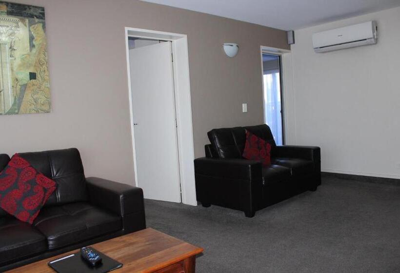 آپارتمان 2 خوابه, Gladstone Motel