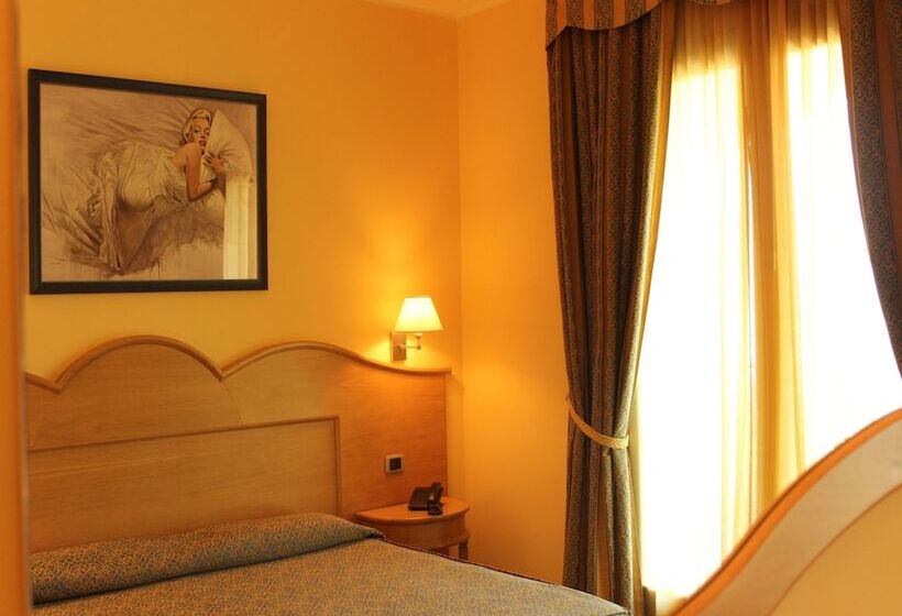 舒适三人间, Blu Tropical Resort