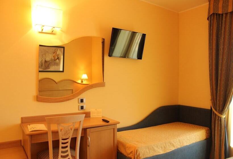 舒适三人间, Blu Tropical Resort