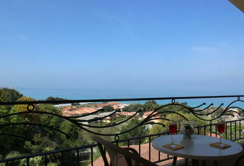اتاق راحتی, Blu Tropical Resort