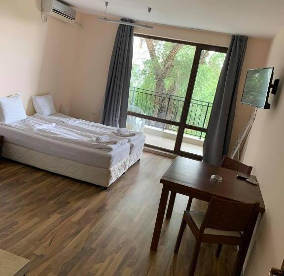 סטודיו סטנדרט עם מרפסת, Cantilena Complex