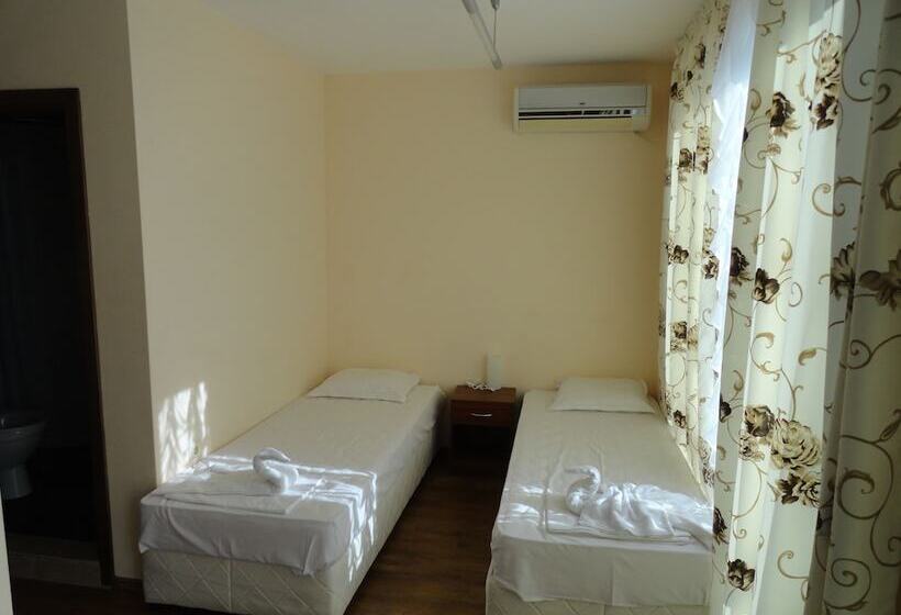 סטודיו סטנדרט עם מרפסת, Cantilena Complex