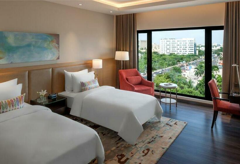اتاق لوکس, Feathers  A Radha Hotel, Chennai
